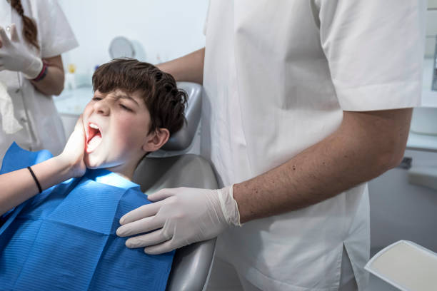 Best Emergency Care for Gum Disease in Chisholm, ME